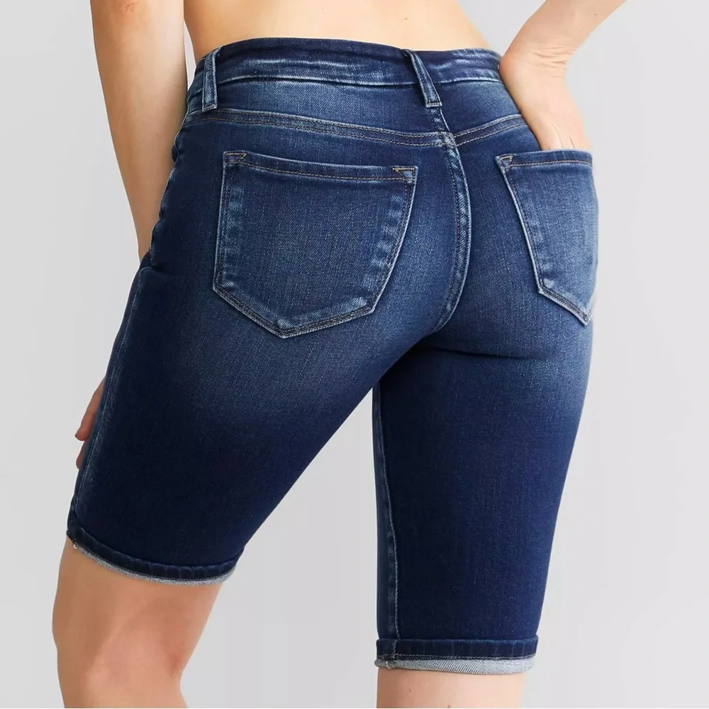 KanCan 28 (US 5/6) Mid Rise Denim Women’s Bermuda Jeans Shorts Stretch